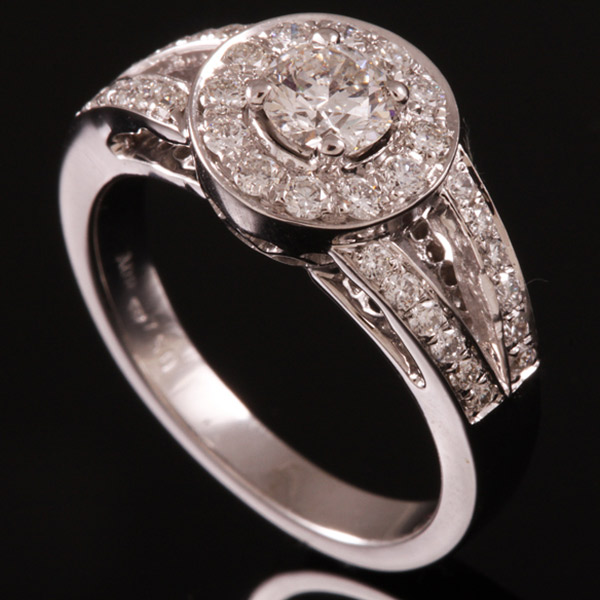 טבעת אירוסין עיגול מיהלומים 