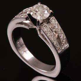 טבעת אירוסין זהב לבן רחבה
