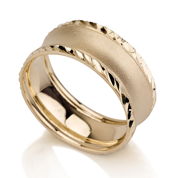 טבעת נישואין זהב קצוות מרוקעים