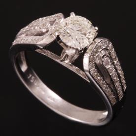 טבעת אירוסין קשת יהלומים