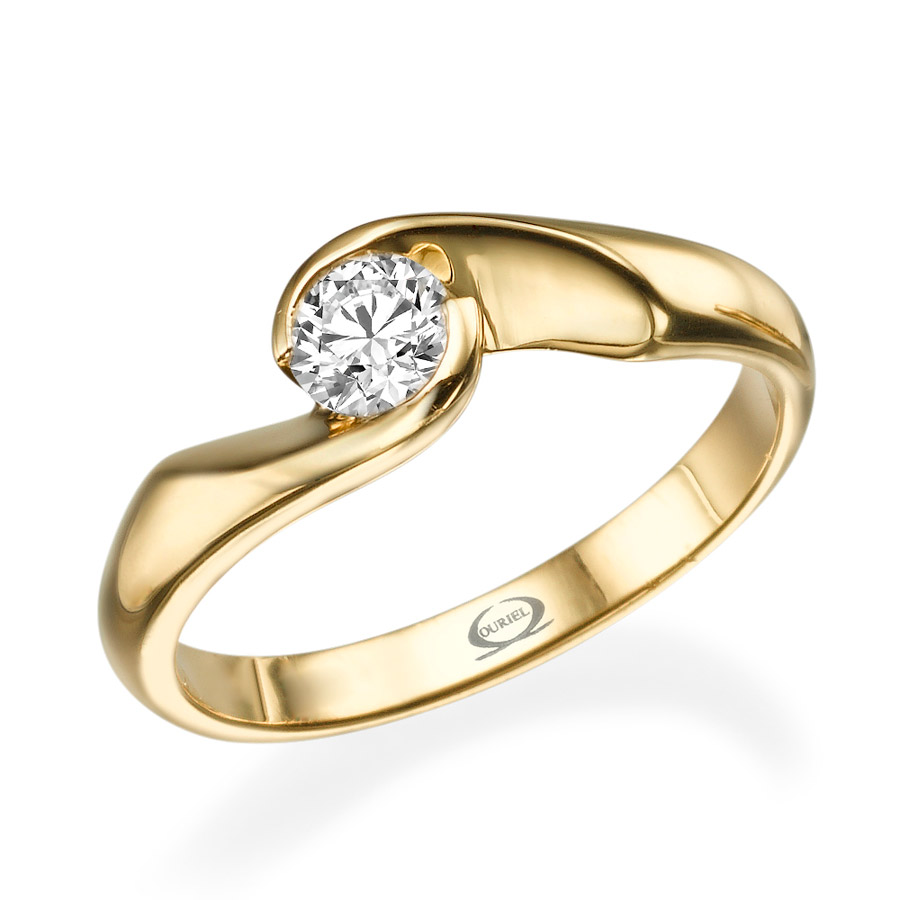 טבעת אירוסין בעיצוב סימטרי עדין