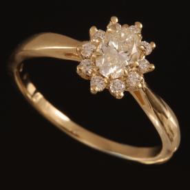 טבעת אירוסין יהלום פרחוני