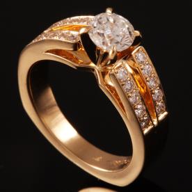 טבעת אירוסין שתי שורות יהלומים