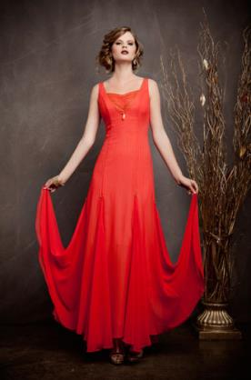 שמלת ערב מעוצבת באדום