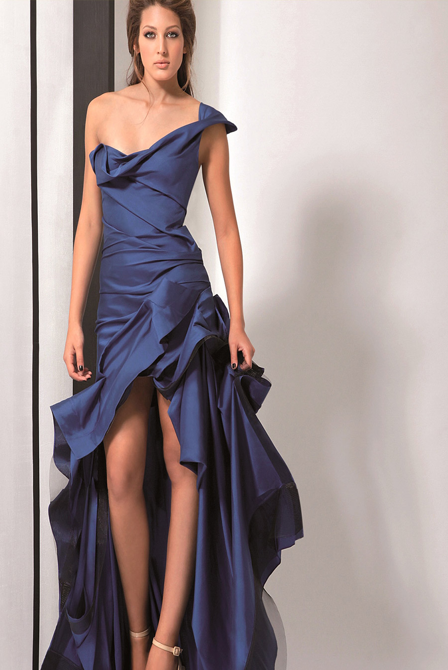 שמלת ערב כחולה אסימטרית
