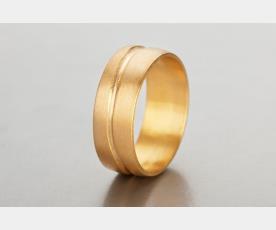 טבעת נישואין זהב נוצצת