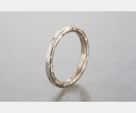 טבעת רקועה זהב לבן לחתן