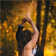 חתן וכלה בתנוחה רומנטית - H&A Photography צילום אירועים H&A Photography