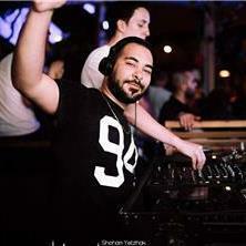 DJ FIXMIX על העמדה דיג'יי לאירועים - DJ FIXMIX