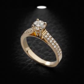 טבעת אירוסין יהלום מוגבה