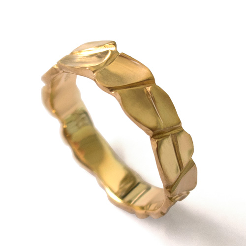 טבעת זהב עדינה מודרנית