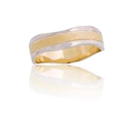 טבעת נישואין בעיצוב גלי
