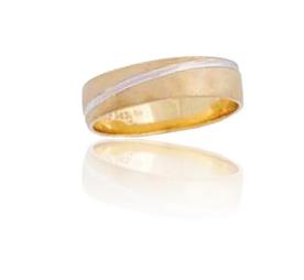 טבעת נישואין בעיטור פס זהב לבן