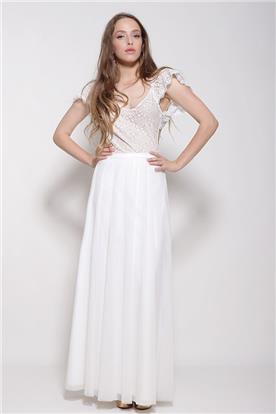 שמלת כלה: שמלה עם חגורה במותן, שמלה בסגנון קלאסי, שמלה בסגנון עדין, שמלה בצבע לבן, שמלת מקסי - אורית ברזלי שמלות כלה
