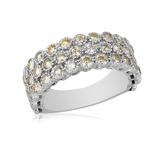 טבעת רחבה עם יהלומים 