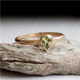 טבעת קלאסית יהלום ירוק 