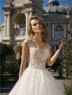 שמלת כלה: שמלה עם כתפיות עבות, שמלה בסגנון רומנטי, שמלה עם תחרה, שמלה עם מחשוף, שמלה בצבע לבן - ROZAN רוזאן