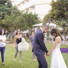 חתן וכלה ביום חתונתם. צילום: אופיר יונה צלם לחתונה - אופיר יונה